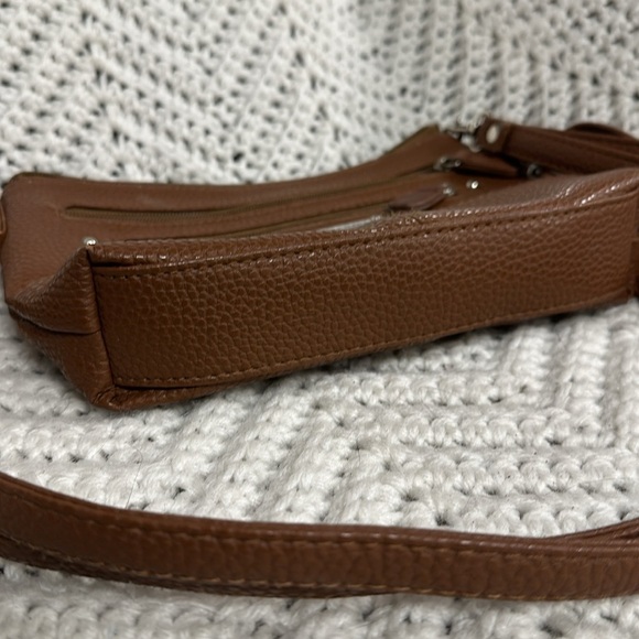 Stone Mountain Bonded Leather Pebbled Wristlet or detachable Crossbody Purse - Picture 5 of 9